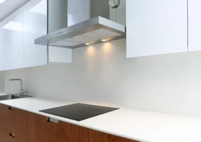 Panel szklany do kuchni lakierowany na jeden kolor